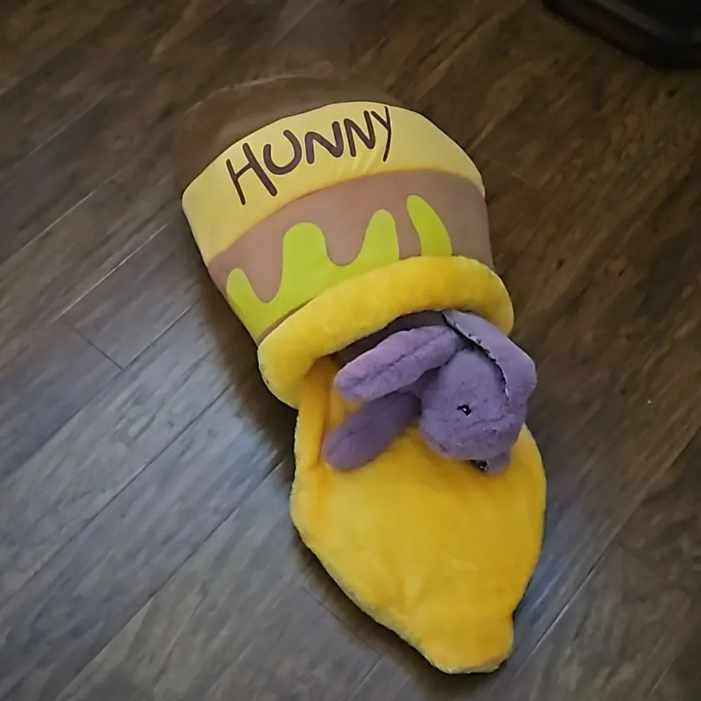 Hunnypot Plush Pet Bed with Honey Spill Pillow NWT